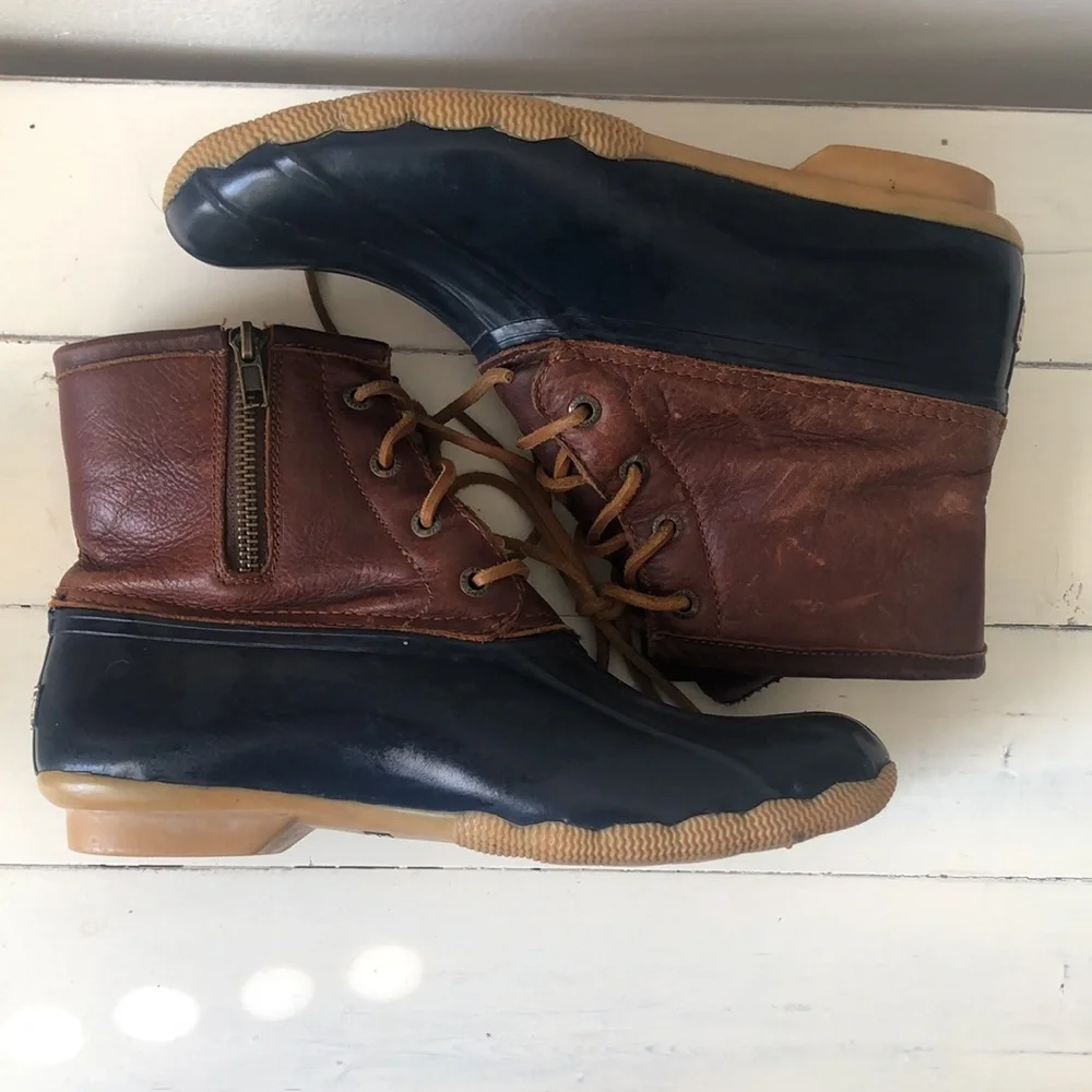 Sperry Saltwater Topsider Leather Women’s Snow Duck Boots in Navy Blue Sz 8.5